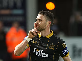 Dundalk overcome early setback...