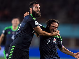 WATCH: Joe Allen scores a thun...
