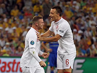 John Terry backs Wayne Rooney...