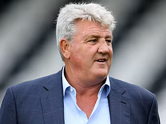 Aston Villa appoint Steve Bruc...