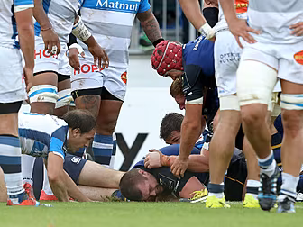 Leinster pick up bonus point v...