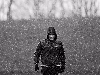 The rugby world pays tribute t...