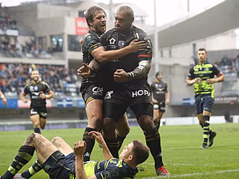 GALLERY: Last-gasp try helps L...
