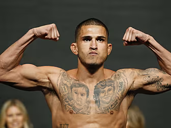 Anthony Pettis and Max Hollowa...