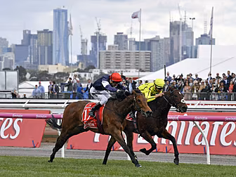 WATCH: Irish trained horse Hea...
