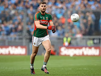 Aidan O'Shea swaps footbal...