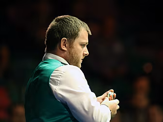 WATCH: Mark Allen holds nothin...
