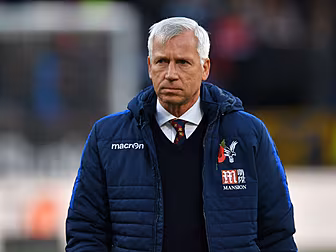 Alan Pardew says players must...