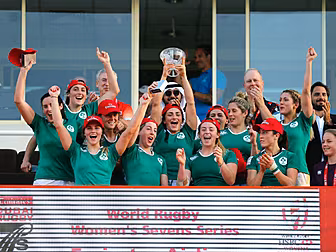 Ireland Women overturn 12-poin...