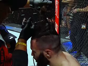 WATCH: MMA fighter uses break...