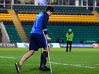 Leinster sweat over Joey Carbe...