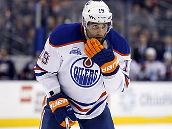 WATCH: NHL player moved to tea...