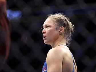 Were signs of a Ronda Rousey d...