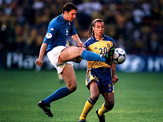WATCH: Henrik Larsson inspires...