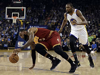 Golden State defeat Cleveland...