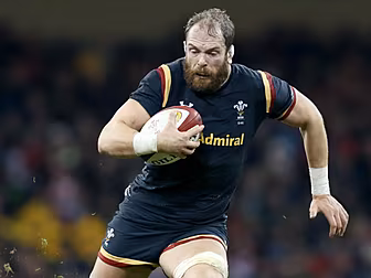 Alun Wyn Jones replaces Sam Wa...