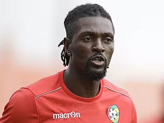Emmanuel Adebayor wants to ret...