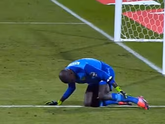 WATCH: Senegal goalkeeper hila...