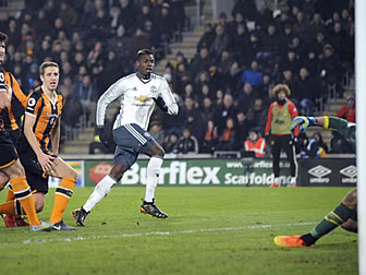 Manchester United reach EFL Cu...