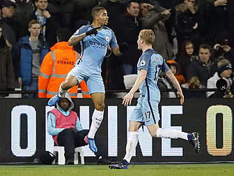 Premier League Round-Up: Manch...