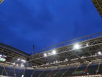 Principality Stadium roof to r...