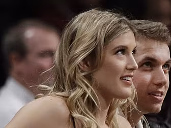 Genie Bouchard goes on a Twitt...