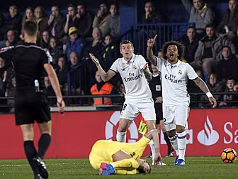 Real Madrid comeback thwarts r...