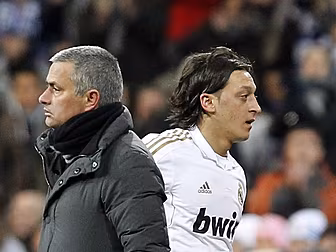 Mesut Ozil details story of ol...
