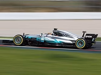 Lewis Hamilton misses final da...
