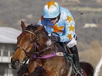 Un De Sceaux confirmed for Rya...