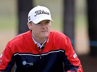 Michael Hoey falters during fi...