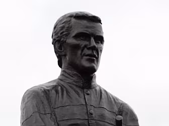 AP McCoy statue unveiled at Ch...