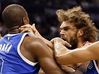 WATCH: Toronto and Chicago pla...