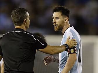 Messi's Argentina qualifie...