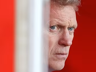 David Moyes apologises for com...
