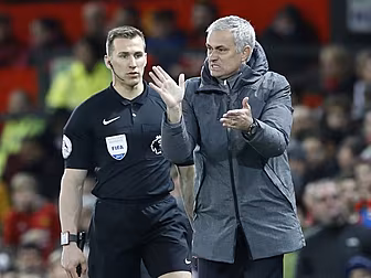 Jose Mourinho continues critic...