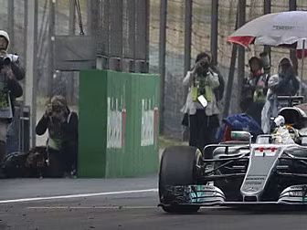 Lewis Hamilton wins the Chines...