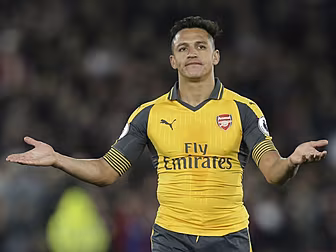 Arsene Wenger reluctant to bre...