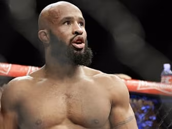 "Mighty Mouse" wins ag...