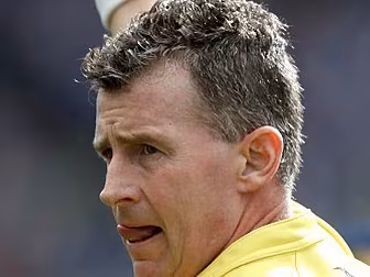 Nigel Owens names epic Ellis P...
