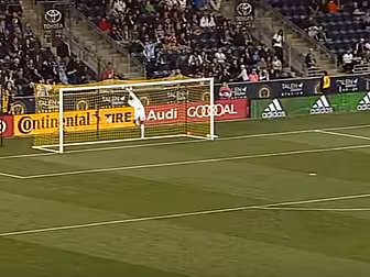 WATCH: David Villa scores incr...