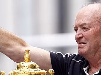 Graham Henry: Momentum key to...