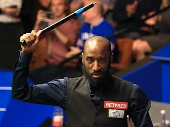 Rory McLeod stuns Judd Trump i...