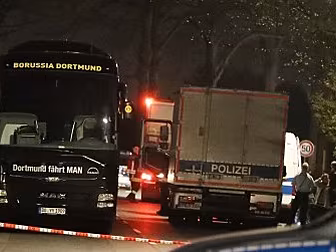 Borussia Dortmund team bus att...