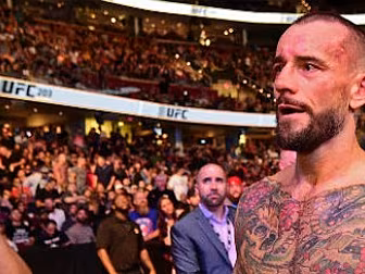 CM Punk swaps UFC career for r...