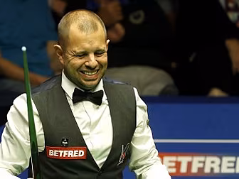 Barry Hawkins completes World...