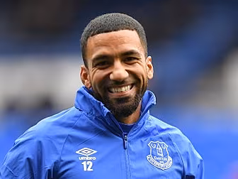 Aaron Lennon receiving treatme...