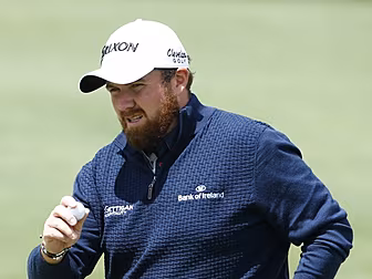 Shane Lowry struggles in Wells...