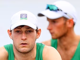 O'Donovan brothers advance...