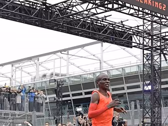 Eliud Kipchoge runs the fastes...